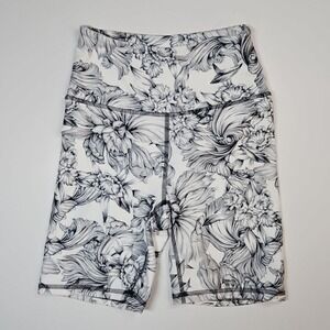 Balance Collection Women's White w/ Black Florals Activewear Shorts Size Small